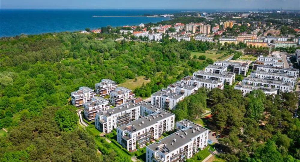 Apartament nad morzem – doskonała baza wakacyjna czy opłacalna inwestycja?