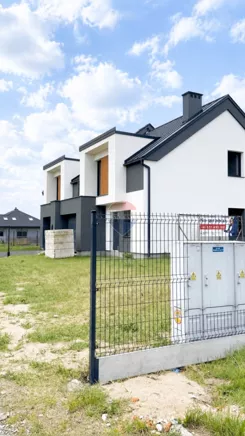 REMAX-3/17717/ODS - zdjęcie nr 0