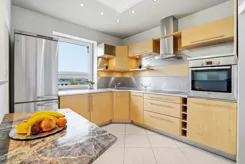 REMAX-195-MW-CITY - zdjęcie nr 0