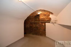 Magazyn 14,00 m², Kraków, Stare Miasto, Plac Matejki, Wynajem