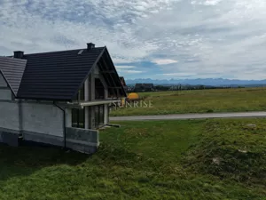 Dom wolnostojący 244,59 m², Nowy Targ, Partyzantów, Sprzedaż