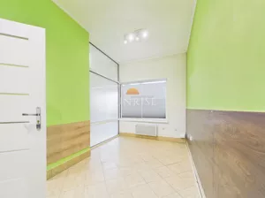 Lokal użytkowy 28,00 m², Nowy Targ, Plac Evry, Wynajem