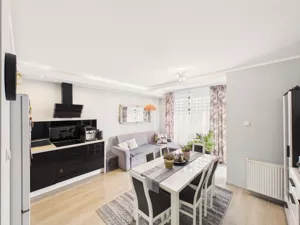 Mieszkanie dwupokojowe 43,06 m², Zieleniewo, Różana, Sprzedaż