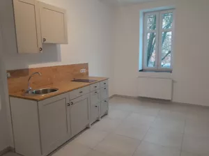 Kawalerka do wynajęcia!