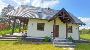 Dom jednorodzinny nad jeziorem przy lesie Demlin