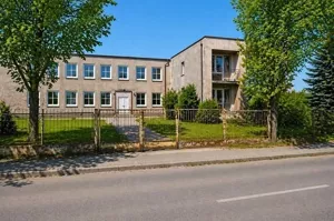 Dom wolnostojący 700,00 m², Przystajń, Szkolna, Sprzedaż