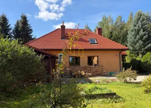 Dom wolnostojący 160,00 m², Komarno, Sprzedaż