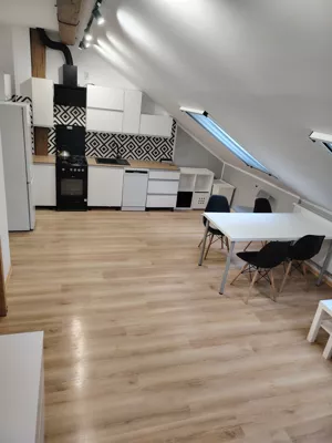 Studio na poddaszu | Marki – Struga | ok. 30 m² | Bezcz