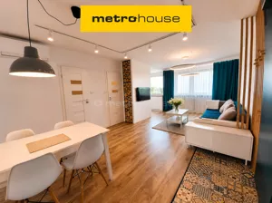 Mieszkanie czteropokojowe 72,30 m², Oleśnica, Klonowa, Sprzedaż