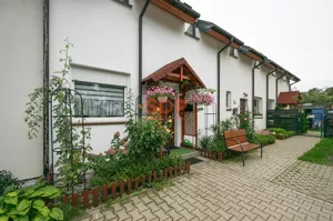 Dom segment środkowy 88,70 m², Kiełczówek, Szafranowa, Sprzedaż
