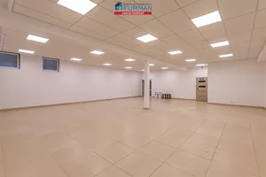 Lokal użytkowy 135,00 m², Chodzież, Wynajem