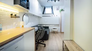 Mieszkanie dwupokojowe 27,00 m², Kraków, Stare Miasto, Bolesława Komorowskiego, Wynajem