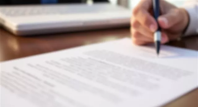 Akt notarialny - co to jest, jak wygląda i co zawiera? Kompletny przewodnik