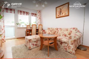 Mieszkanie trzypokojowe 46,28 m², Słupsk, Wynajem