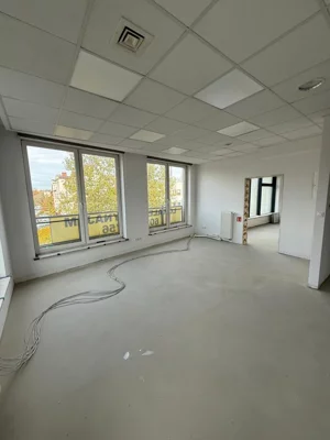 Lokal do wynajęcia - centrum Piaseczna - 104 m2