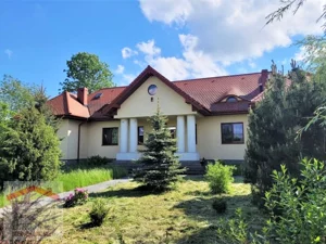Dom wolnostojący 204,00 m², Pierzchnianka, Sprzedaż