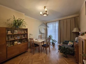 Bronowice, ul. Rydla, ustawne 2 pok.49m2.