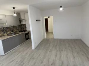 Funkcjonalne mieszkanie, bezpośrednio, blisko metra