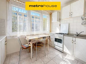 Mieszkanie trzypokojowe 47,90 m², Stalowa Wola, Poniatowskiego, Sprzedaż