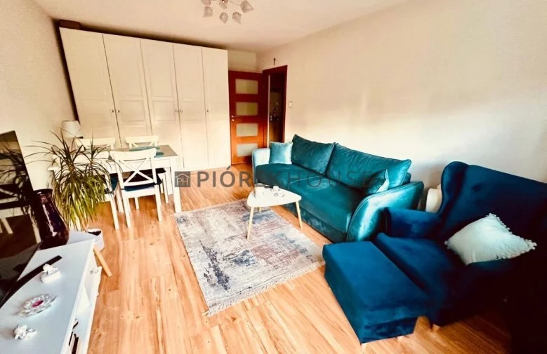 Apartament na sprzedaż, 51,50 m², 3 pokoje, piętro 4, oferta nr 68242/6624/OMS