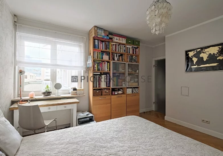 4 pokoje, mieszkanie 125,00 m², piętro 1, oferta nr , 76735/6624/OMS, Warszawa, Ochota, Ochota, Białobrzeska