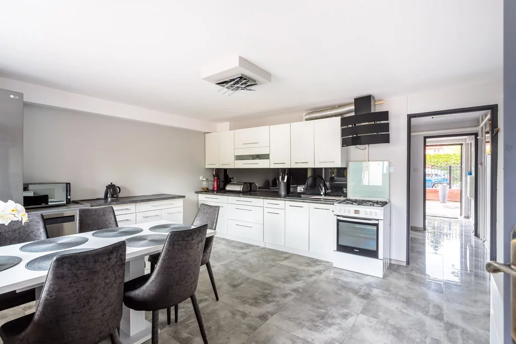 Dom i rezydencja 398,00 m², oferta nr , 400/14727/ODS, Warszawa, Rembertów, Rembertów, Giermków