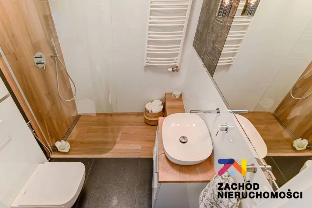 156590227 - zdjęcie nr 3