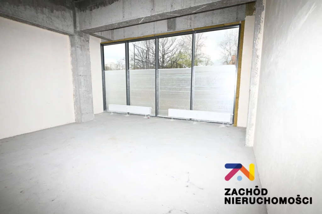 154600227 - zdjęcie nr 4