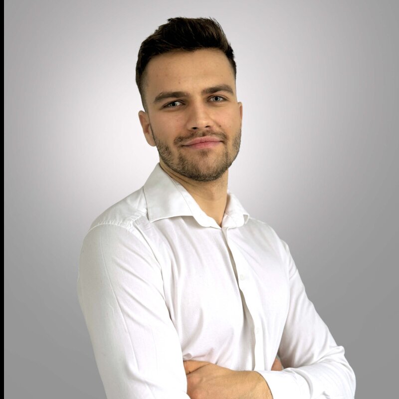 Agent Miłosz Małecki
