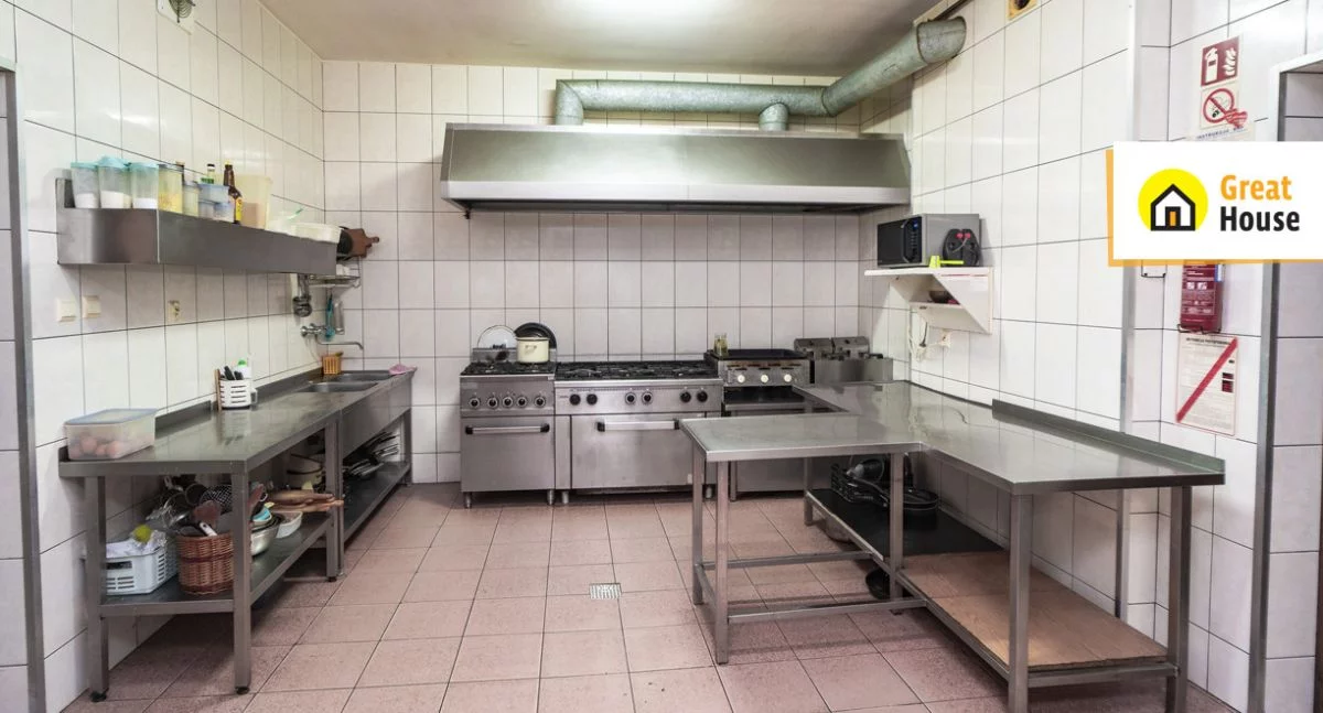 Obiekt 700,00 m², oferta nr , GH948426, Dzielna