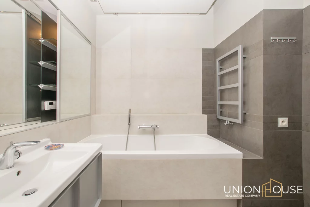 3 pokoje, mieszkanie 96,00 m², piętro 3, oferta nr , 452/12320/OMW, Kraków, Stare Miasto, Śródmieście, Marszałka Józefa Piłsudskiego