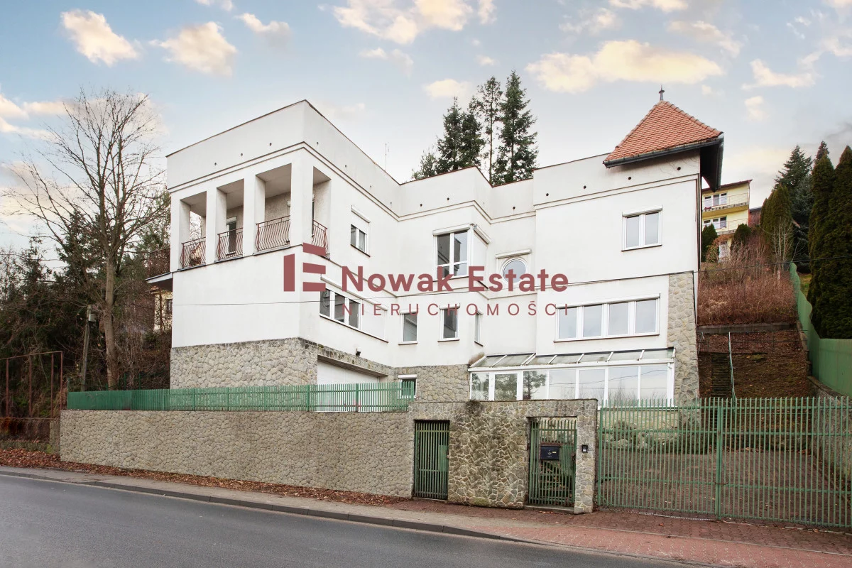 Dom na sprzedaż, 335,00 m², oferta nr NEO568901