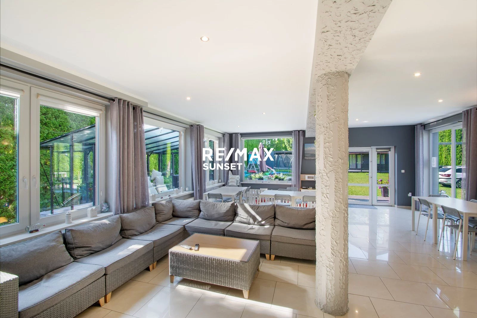 Dom 520,00 m², oferta nr , 8-DS-Dzj9ONuoY8, Ustronie Morskie, Kwiatowa