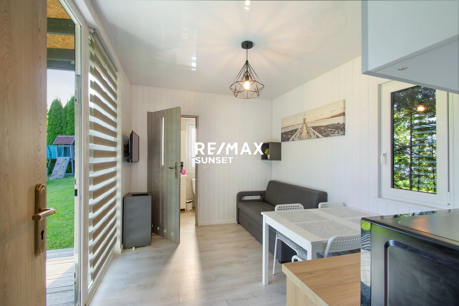 Dom 520,00 m², oferta nr , 8-DS-Dzj9ONuoY8, Ustronie Morskie, Kwiatowa