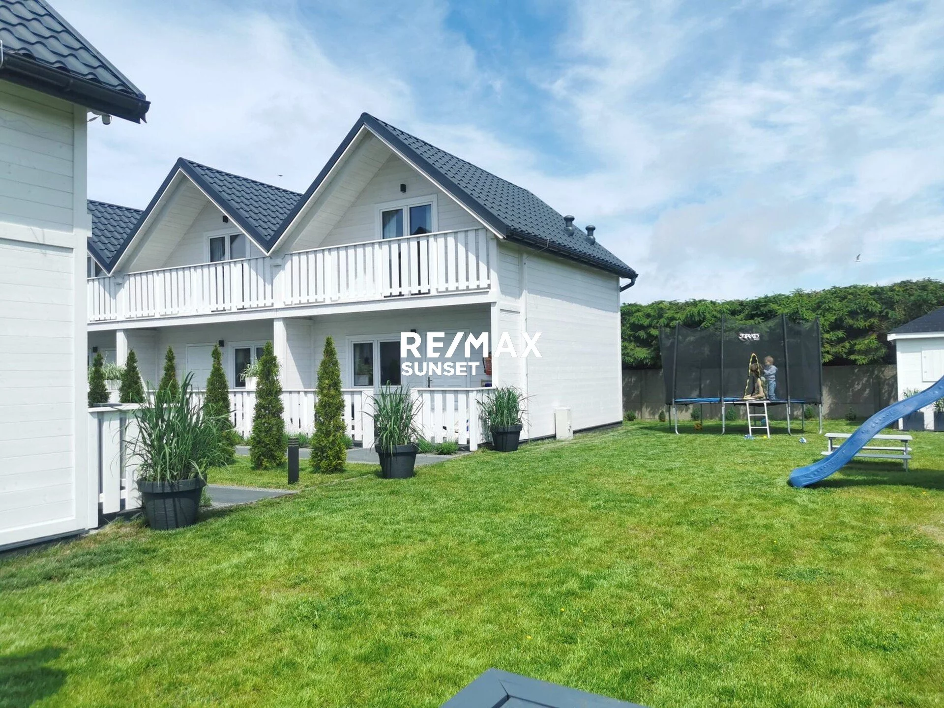 Dom 415,00 m², oferta nr , 22-DS-Dzj9ONuoY8, Ustronie Morskie, Morska