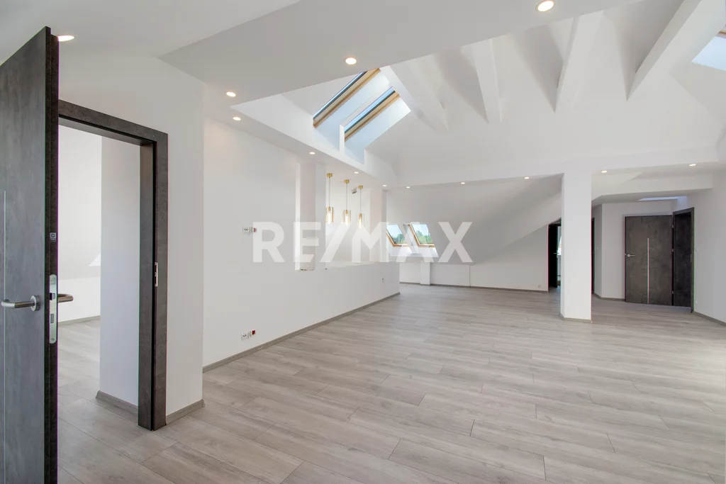 Dom 378,00 m², oferta nr , 70/13467/ODS, Stramnica