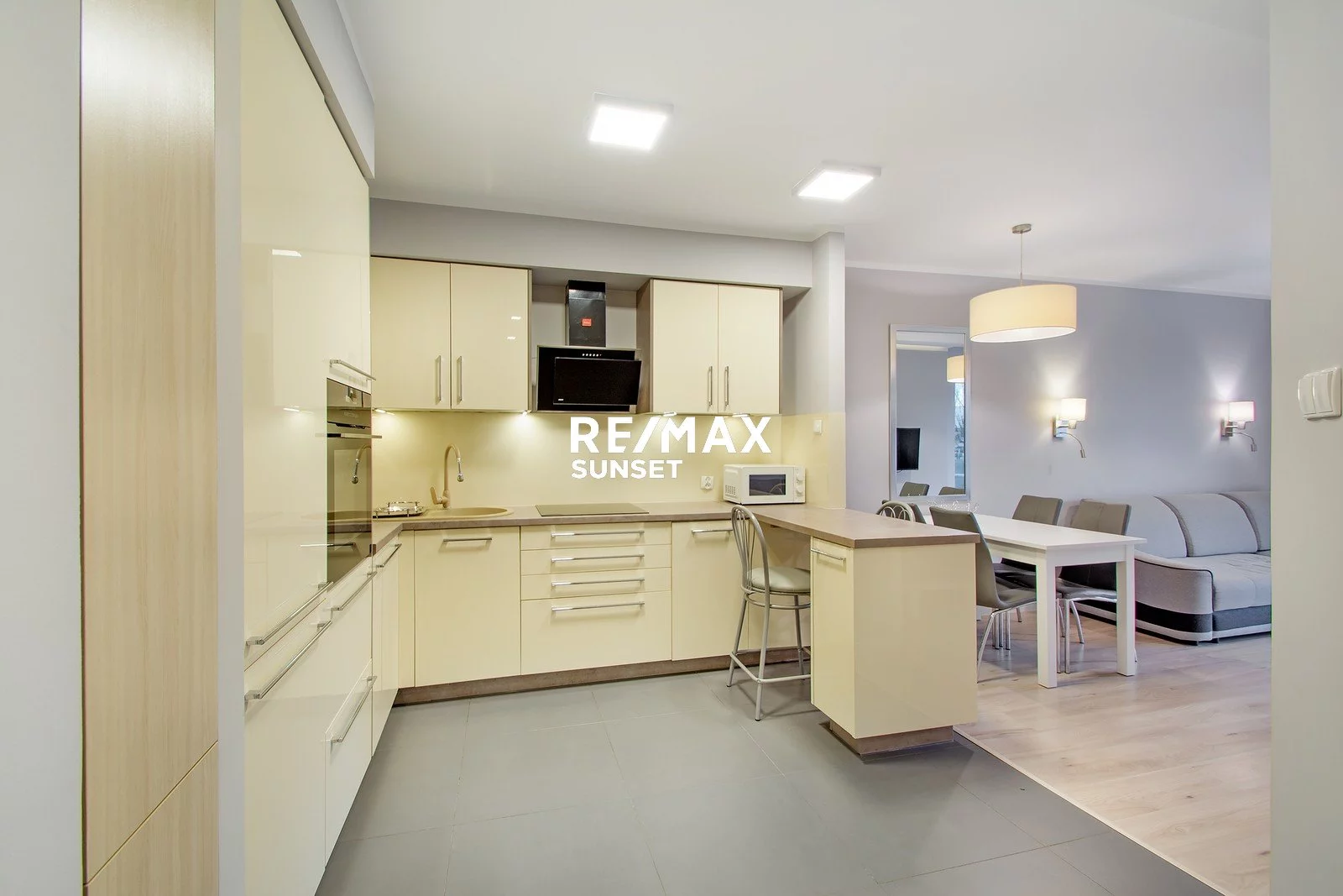 2 pokoje, mieszkanie 45,94 m², piętro 3, oferta nr , 293-MS-Dzj9ONuoY8, Kołobrzeg, Portowa