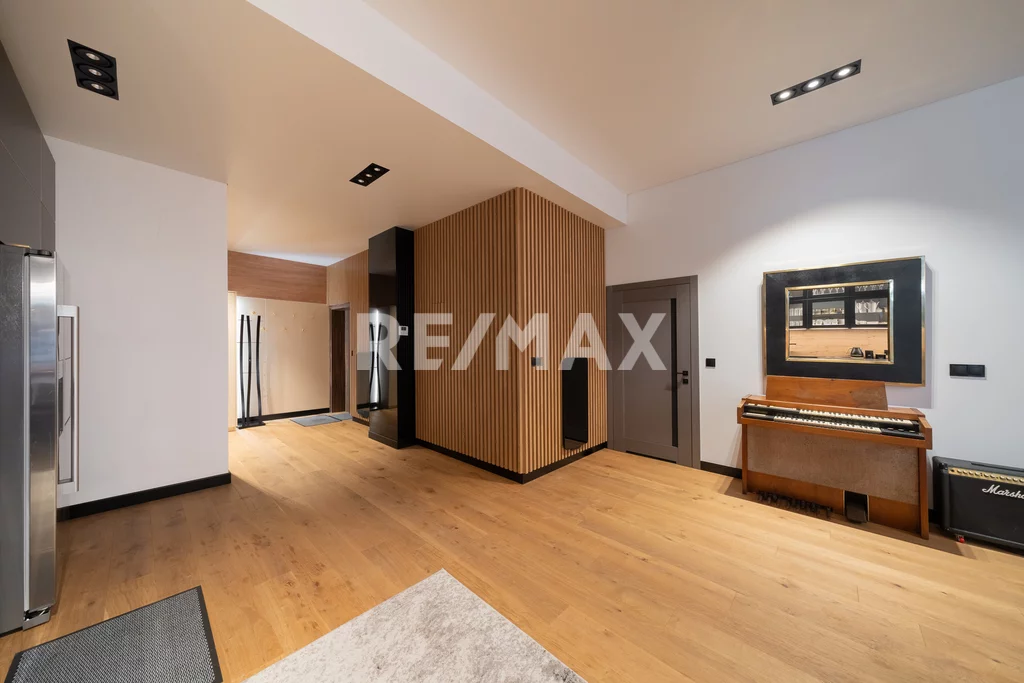 3 pokoje, mieszkanie 270,00 m², parter, oferta nr , 377/13467/OMS, Darłowo, Wschodnia