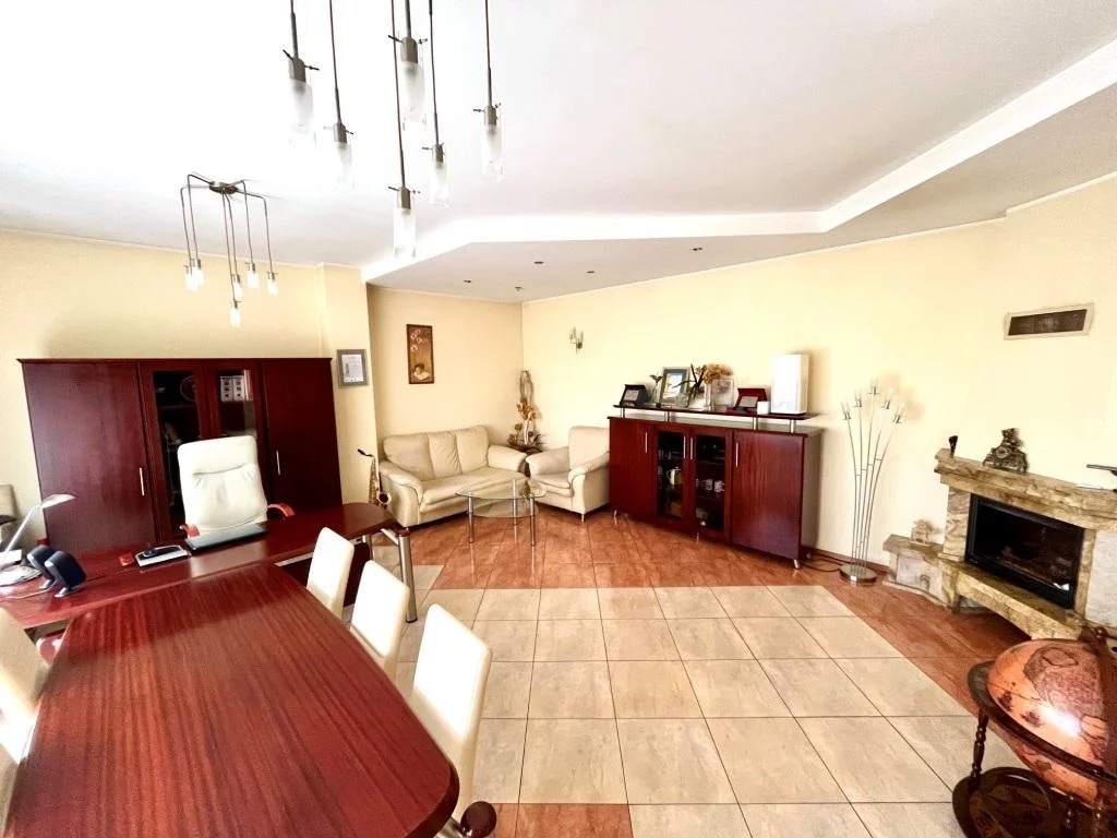 Obiekt 700,00 m², oferta nr , 834022, Jędrzejów, Rakowska