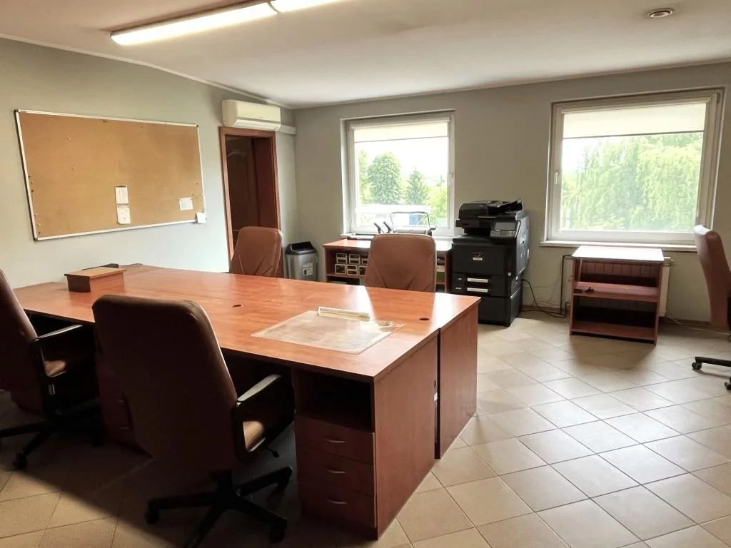 Obiekt 700,00 m², oferta nr , 834022, Jędrzejów, Rakowska