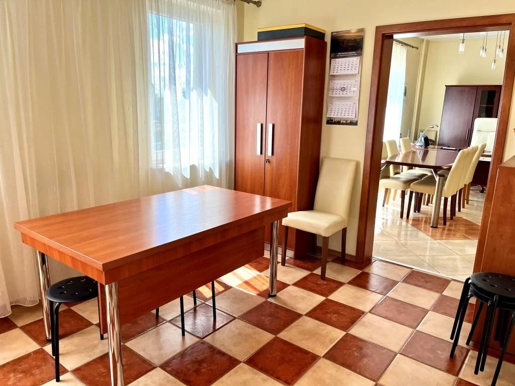 Obiekt 700,00 m², oferta nr , 834022, Jędrzejów, Rakowska