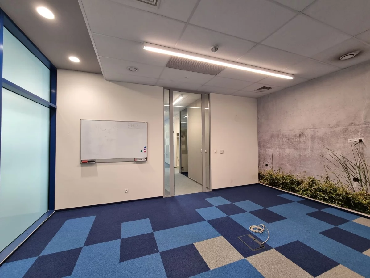 Lokal użytkowy 353,00 m², oferta nr , 831211, Kraków, Podgórze, Wadowicka