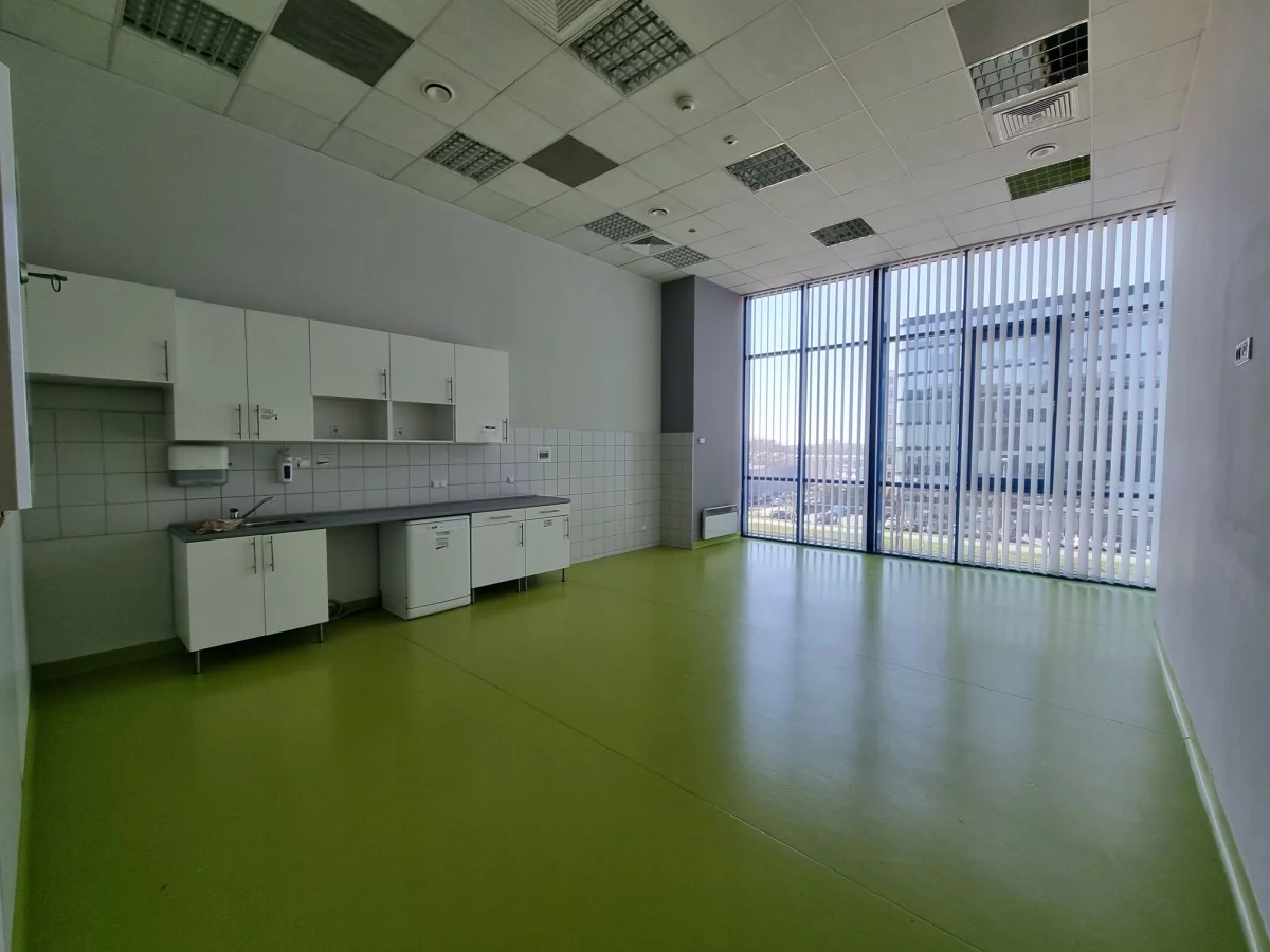 Lokal użytkowy 688,00 m², oferta nr , 833024, Kraków, Podgórze, Wadowicka