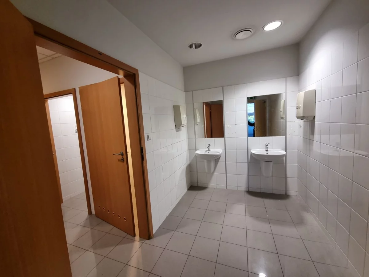 Lokal użytkowy 688,00 m², oferta nr , 833024, Kraków, Podgórze, Wadowicka