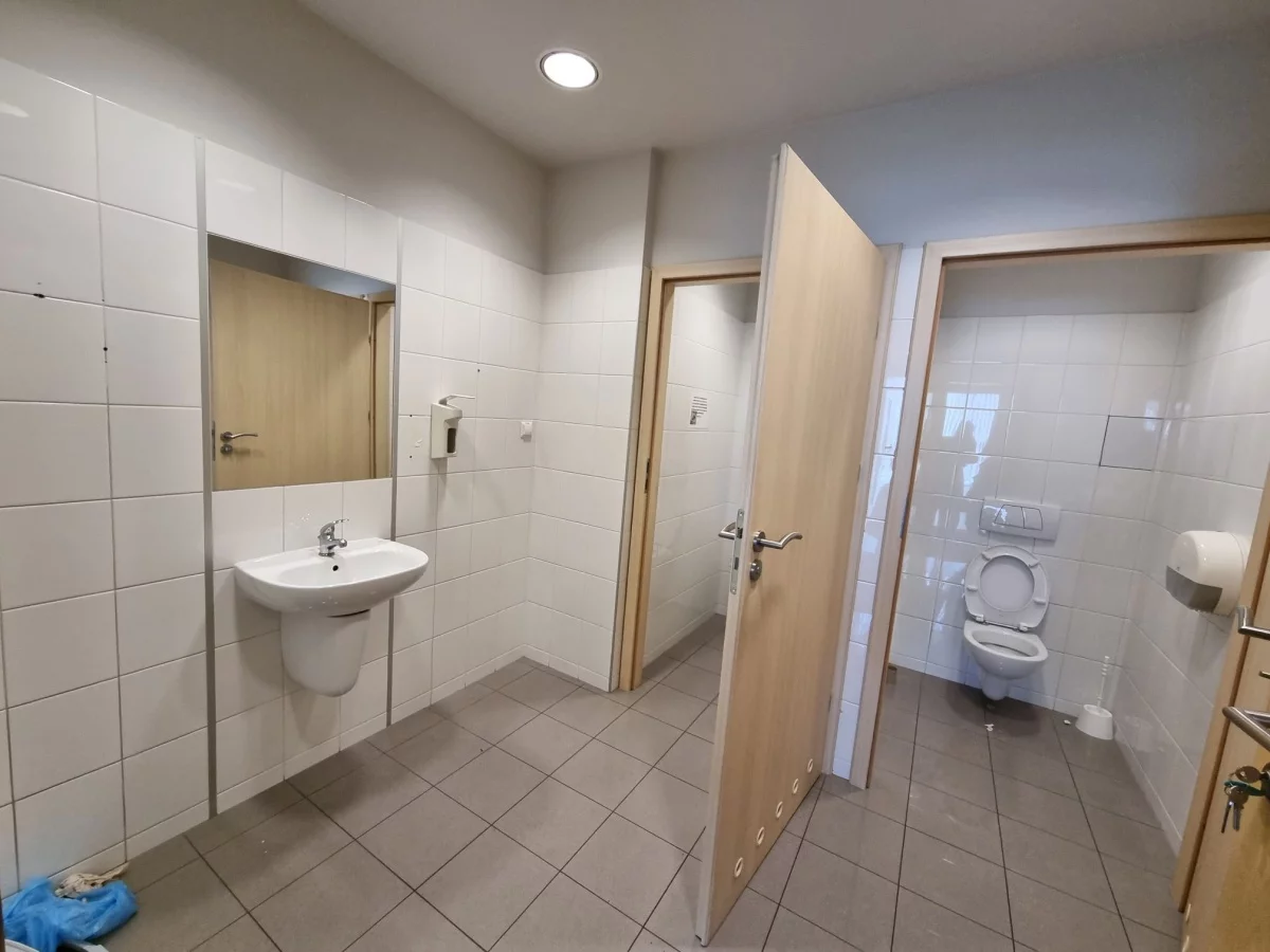 Lokal użytkowy 688,00 m², oferta nr , 833024, Kraków, Podgórze, Wadowicka