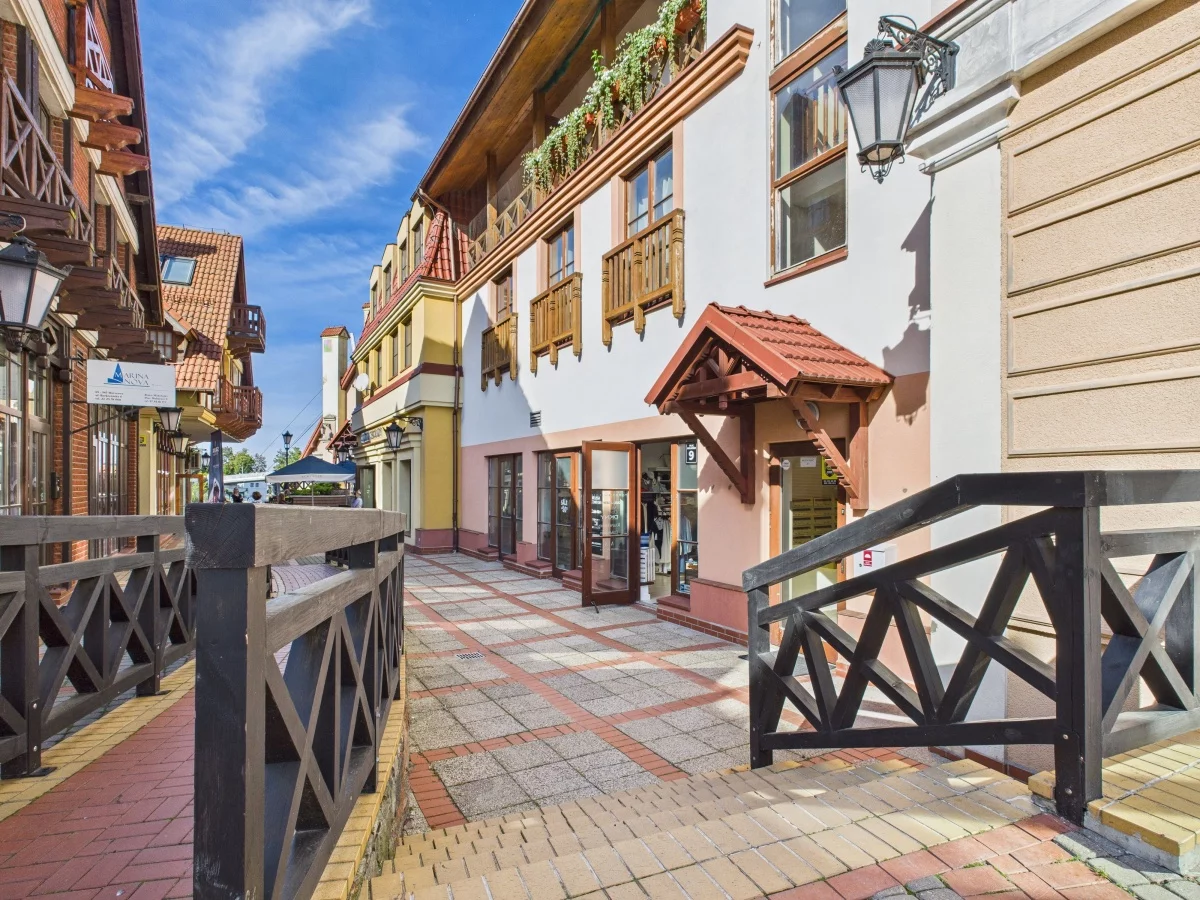 1 pokój, mieszkanie 35,00 m², piętro 2, oferta nr , 834169, Mikołajki, Plac Wolności