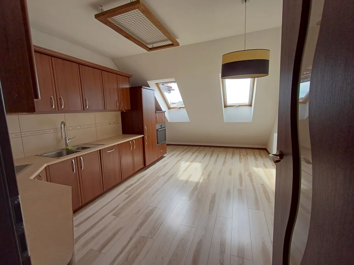 2 pokoje, mieszkanie 75,00 m², piętro 3, oferta nr , 833829, Lębork, Różyckiego