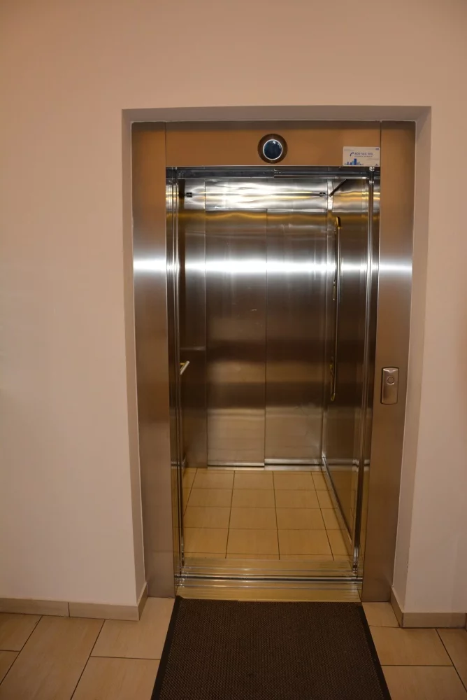5 pokoi, mieszkanie 201,00 m², piętro 3, oferta nr , 833828, Częstochowa, Waszyngtona