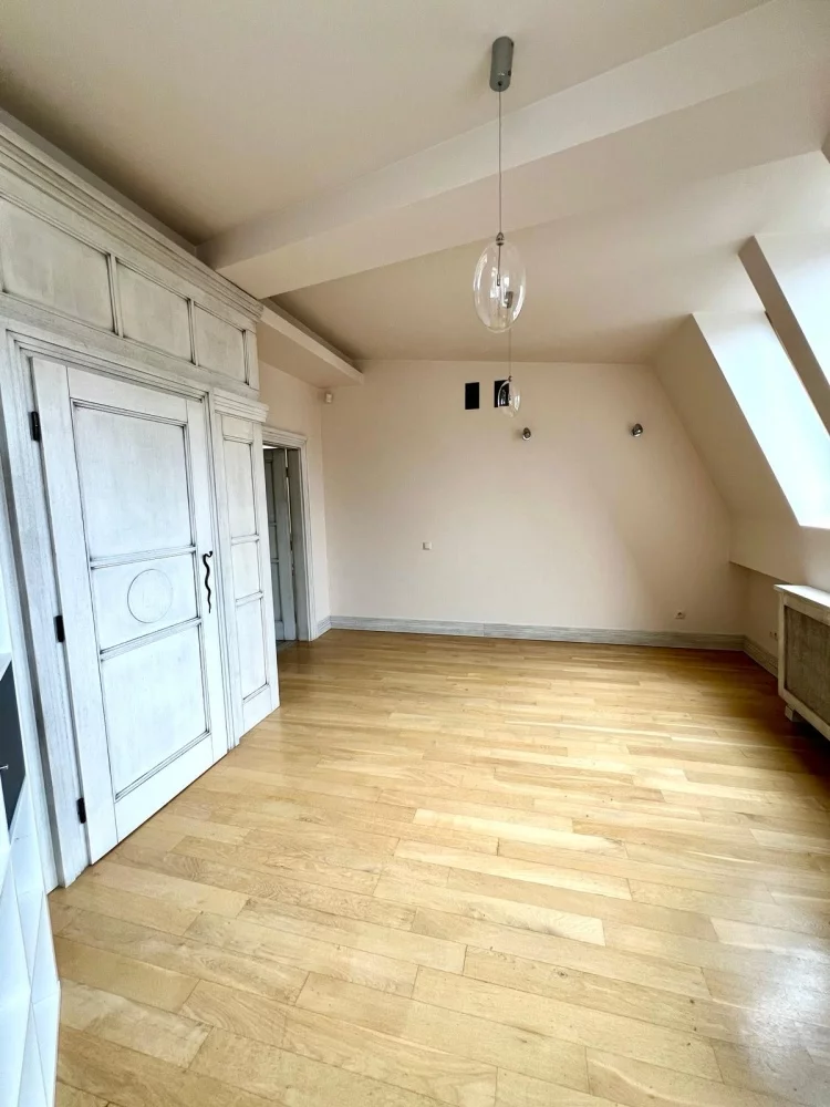 5 pokoi, mieszkanie 201,00 m², piętro 3, oferta nr , 833828, Częstochowa, Waszyngtona