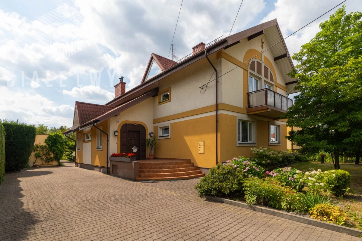 Dom 260,67 m², oferta nr , BLN800250, Sulejówek, 11 Listopada